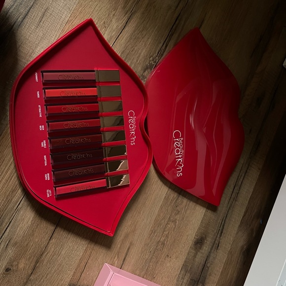 Beauty Creations bundle - Picture 2 of 2